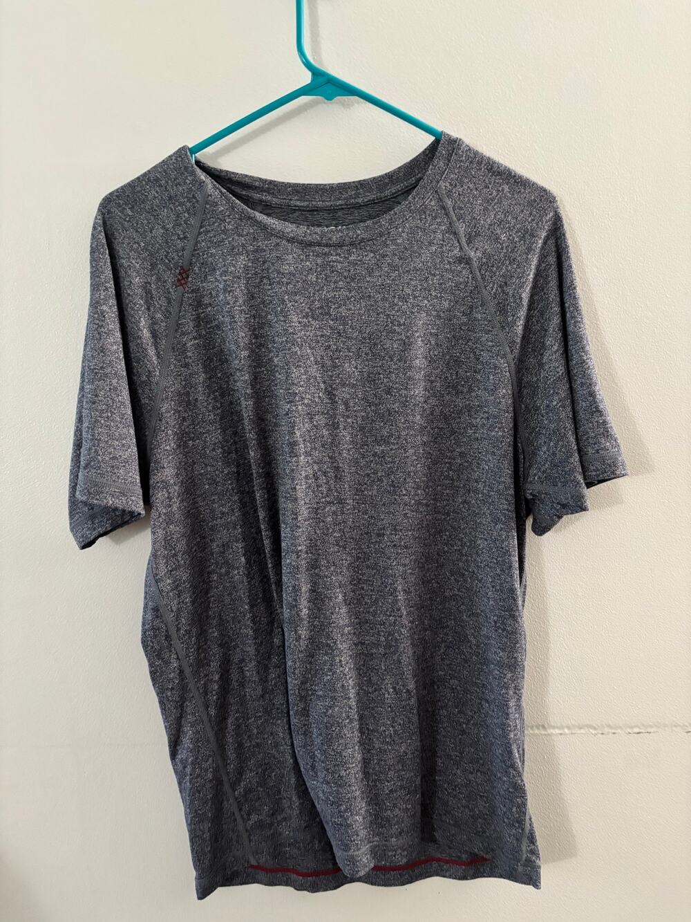 Rhone Mens Reign Short Sleeve Tee Size Medium Heathered Blue Gray Athleisure